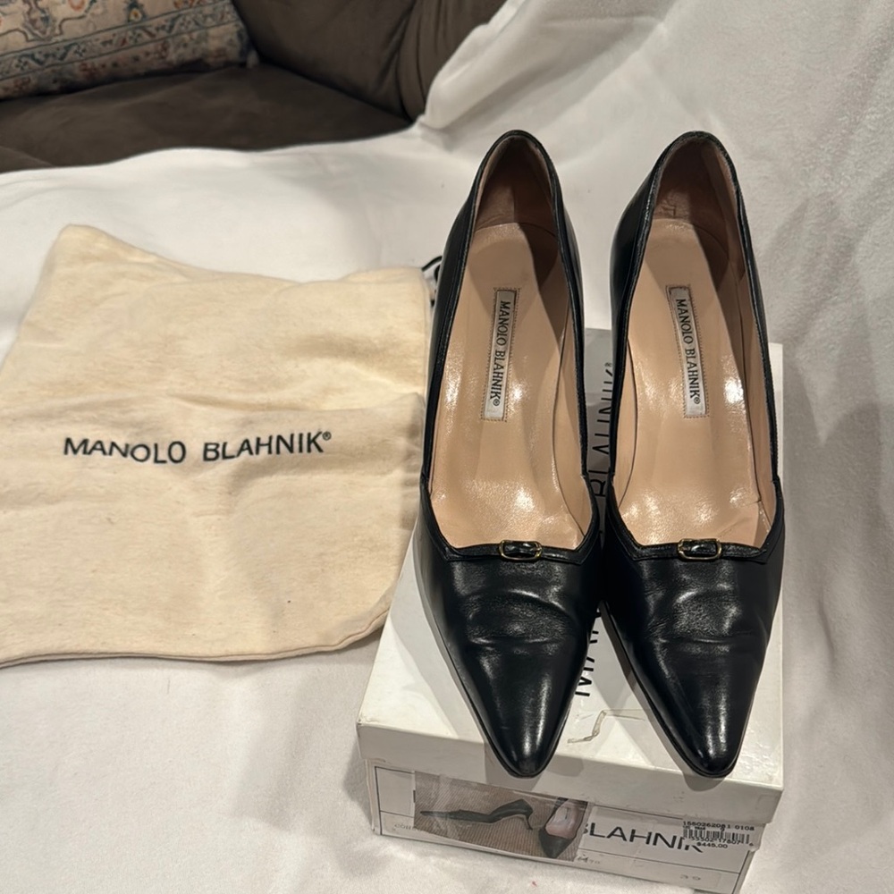 Manolo Blahnik Black Heels Classic Pumps